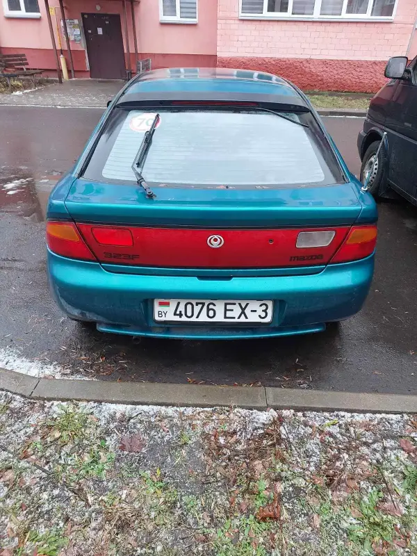 mazda 323f