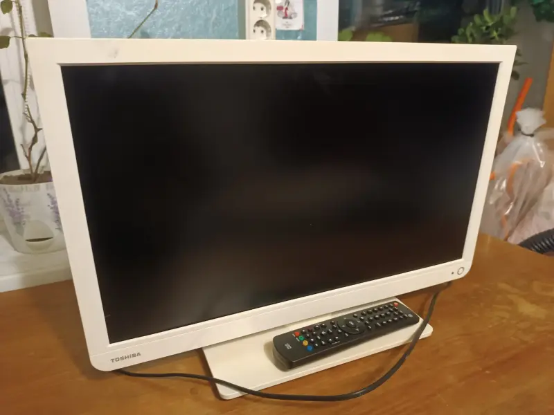 Телевизор Toshiba 22" L1 ЖК LED белый VGA HDMI монитор