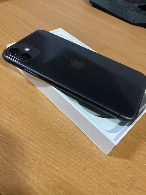 iPhone 11 81%акб