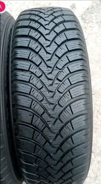 Зимние шины 195/65 R15 FALKEN (2 шт.)