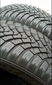 Зимние шины 195/65 R15 FALKEN (2 шт.)