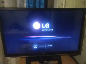 Телевизор LG32 LM580T 3D