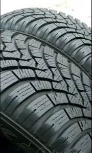 Зимние шины 195/65 R15 FALKEN (2 шт.)