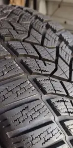 Зимние шины DUNLOP 215/60 R16 (4 шт.)