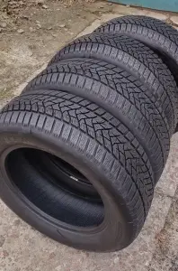 Зимние шины DUNLOP 215/60 R16 (4 шт.)