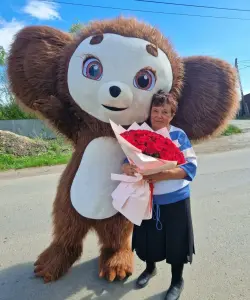 Чебурашка и Белый Медведь Мишка на Праздник