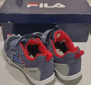 Кроссовки FILA 35 разм.