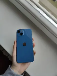 Продам iPhone 13