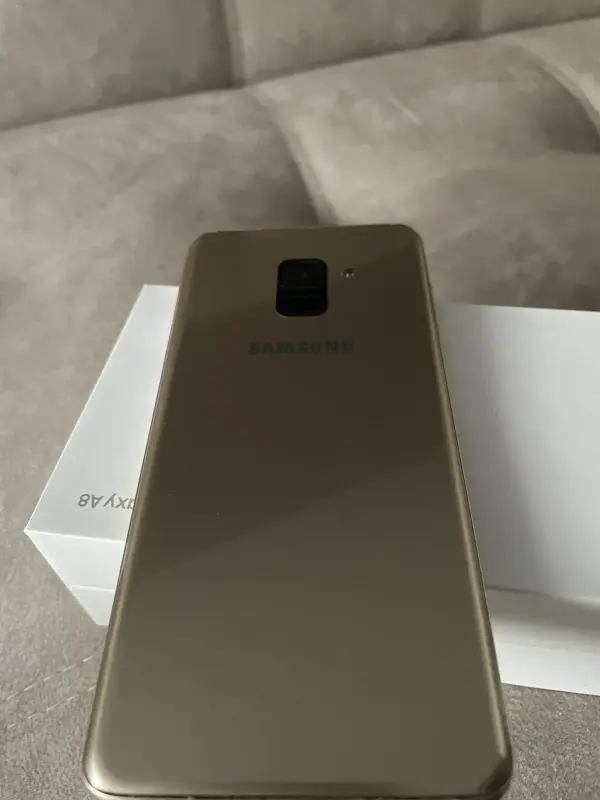 Samsung A8