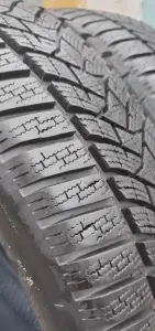 Шины зимние DUNLOP 215/60 R16 (2 шт.)