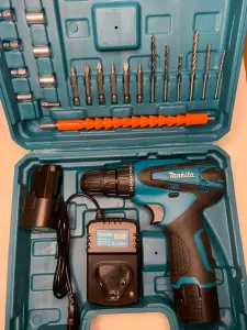 Шуруповерт MAKITA 12v