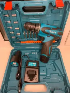 Шуруповерт, дрель MAKITA / 12V Новый