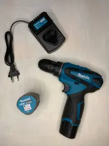 Шуруповерт MAKITA 12v