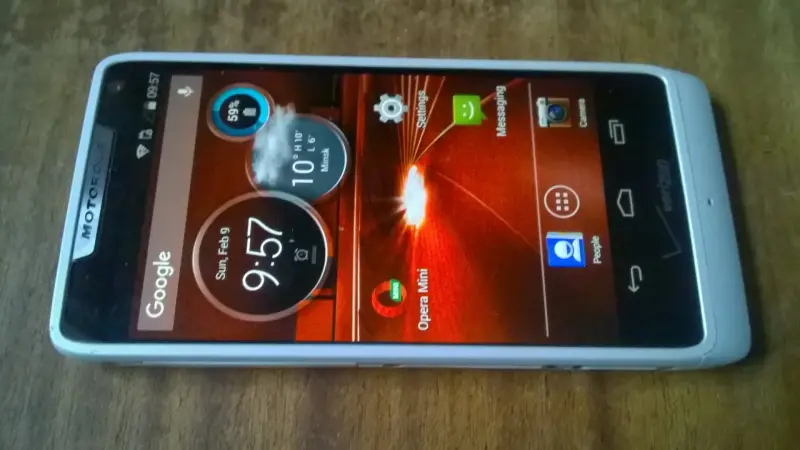 Телефон Смартфон Motorola Droid Razr M