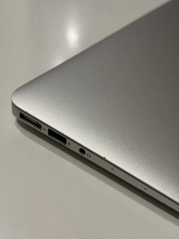 MacBook Air (11-inch, Early 2015) ноутбук