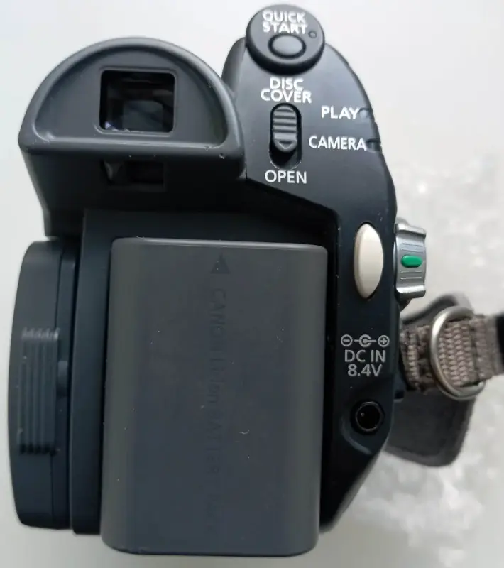 Цифровая видеокамера Canon DC311