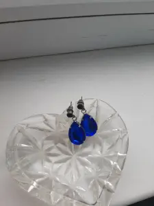 Продам сережки цена договорная