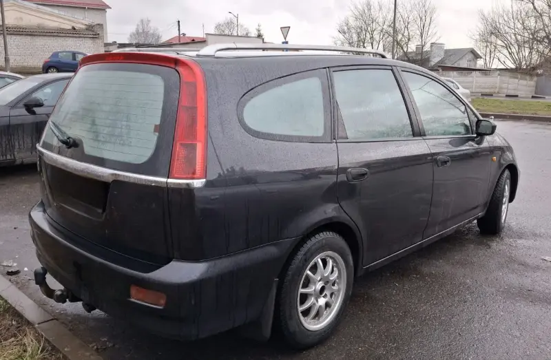 Honda Stream I, 7 мест, 2001 г.