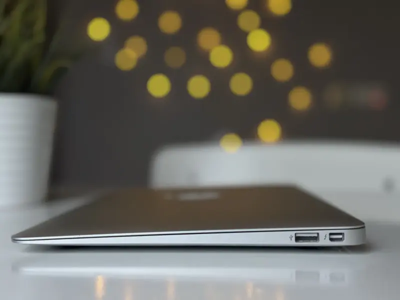 MacBook Air (11-inch, Early 2015) ноутбук