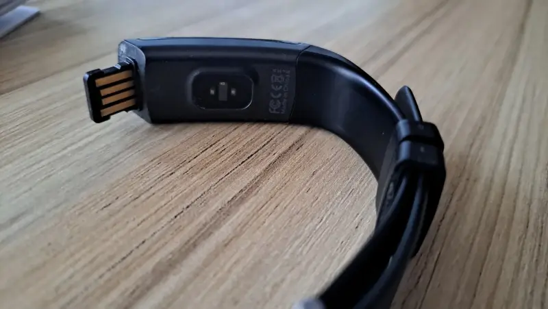 Умные часы и фитнес-браслеты - Смарт-браслет черный, новый из Германии - Малорита - Фото 7 Смарт-браслет черный, новый из Германии - Малорита - 179920 - Доска объявлений Kupika.by - Фото 7