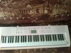 Синтезатор CASIO LK-127. РОЗОВЫЙ