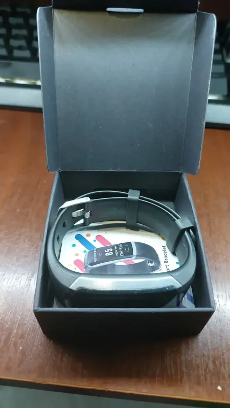 Умные часы и фитнес-браслеты - Смарт-браслет черный, новый из Германии - Малорита - Фото 6 Смарт-браслет черный, новый из Германии - Малорита - 179920 - Доска объявлений Kupika.by - Фото 6