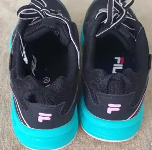 Женские кроссовки FILA (Германия)