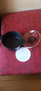 Кастрюля новая с антипригаром и крышкой, 5л