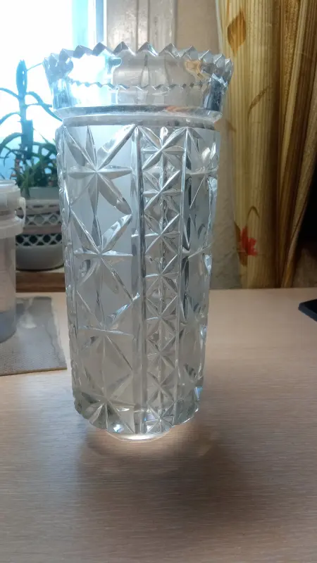 Ваза хрустальная