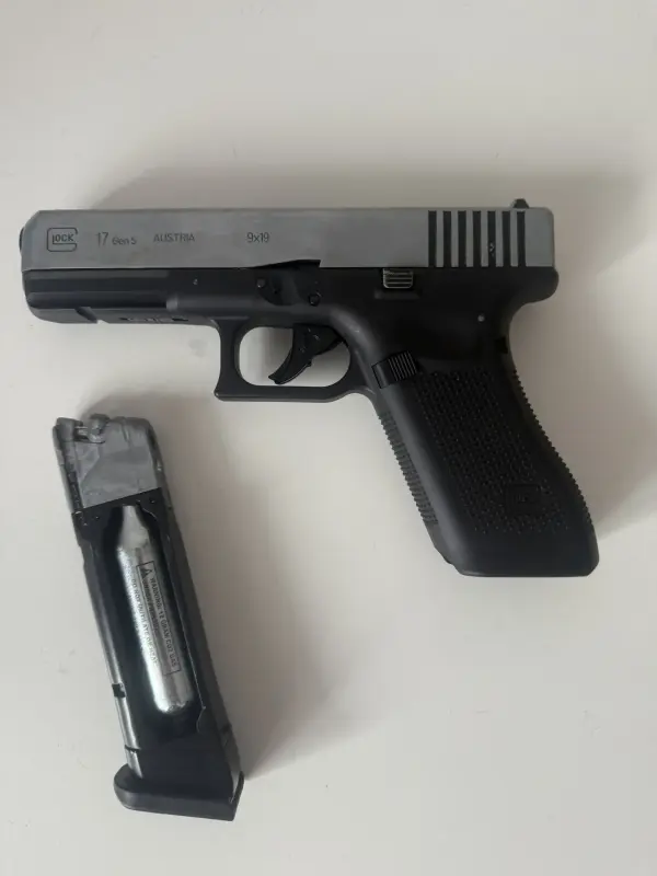 Пневматический Glock 17(umarex)