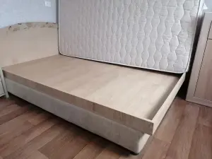 Кровать