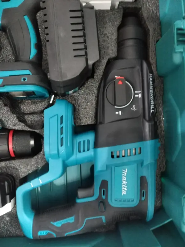 Набор инструментов Makita 4в1