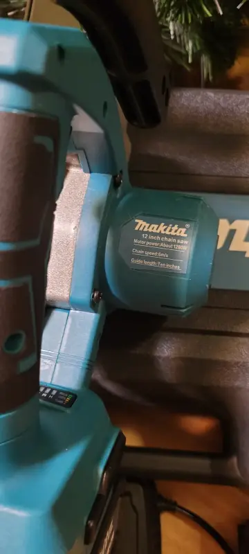 Пила цепная аккумуляторная Makita