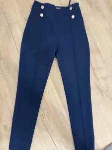Брюки женские укороченные