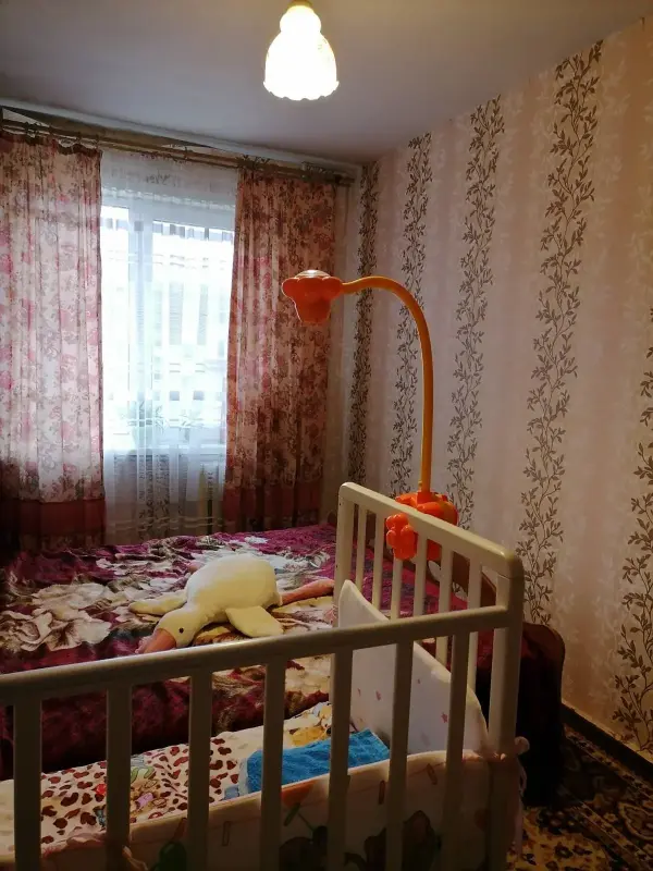 Продам 2-х комнатную квартиру, г.Старые Дороги, ул.Армейская 10, 4/5