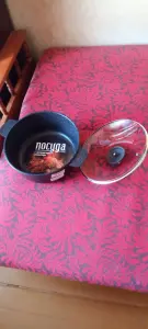 Кастрюля новая с антипригаром и крышкой, 5л