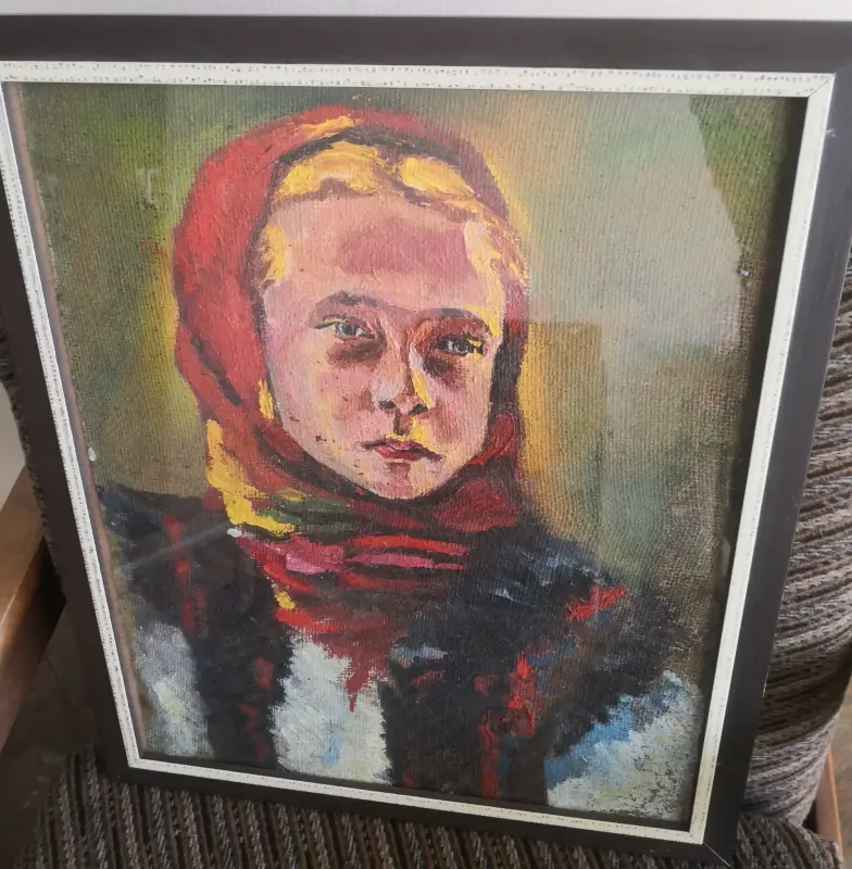 Девушка в платке. На 43 на 51 см. Холст масло.