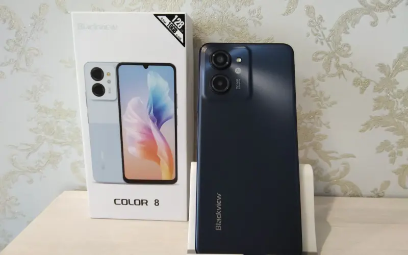 Blackview color 8 8+8/128 Гб мобильный телефон