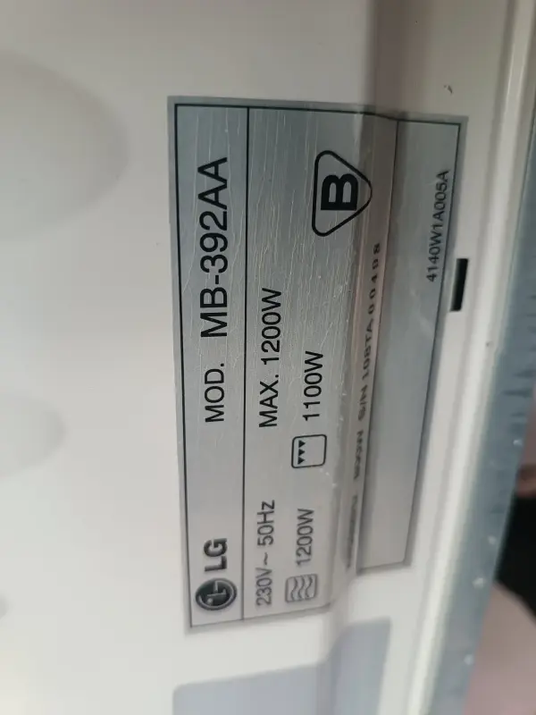 Микроволновка LG 392AA механическое управление