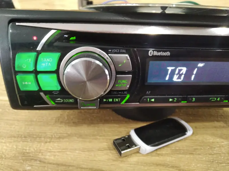 CD-R. CD-RW. USB.Автомагнитола Alpine CDE-113BT Bluetooth