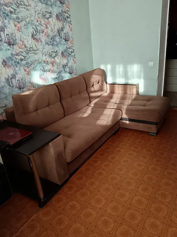 Диван