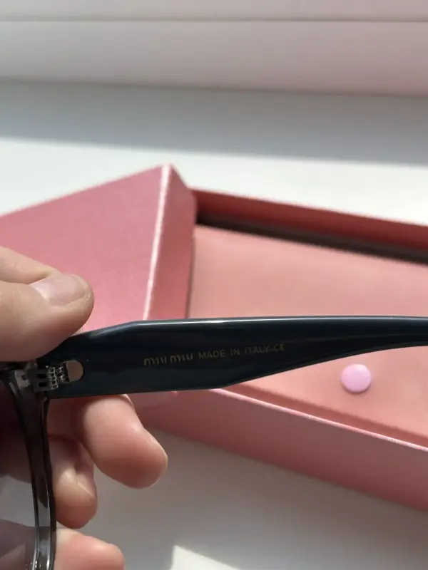 Солнцезащитные очки женские miu miu