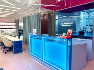 Салон красоты сразу за ТЦ Dana mall