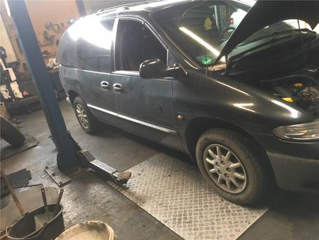 Б/У запчасти Chrysler Voyager 1996-2000 с доставкой