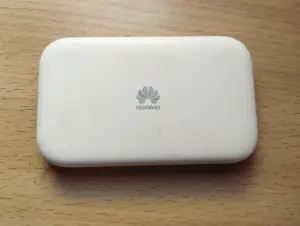 Мобильный роутер E5577