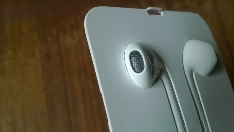 Наушники Apple EarPods с разъёмом Lightning оригинал