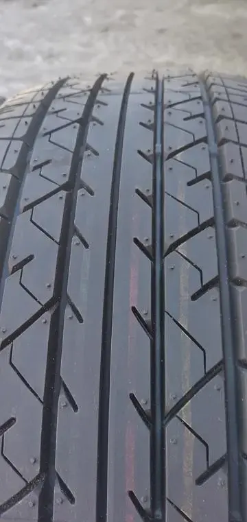 Покрышки BRIDGESTONE 235/55 R18 (2 шт.)