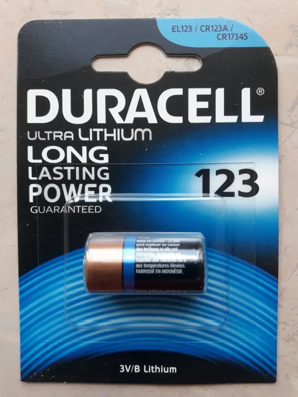 Литиевые батарейки CR123A DURACELL в упаковке