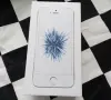 Коробка от iPhone SE.