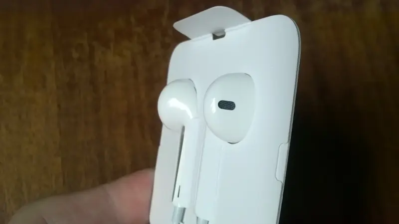 Наушники Apple EarPods с разъёмом Lightning оригинал